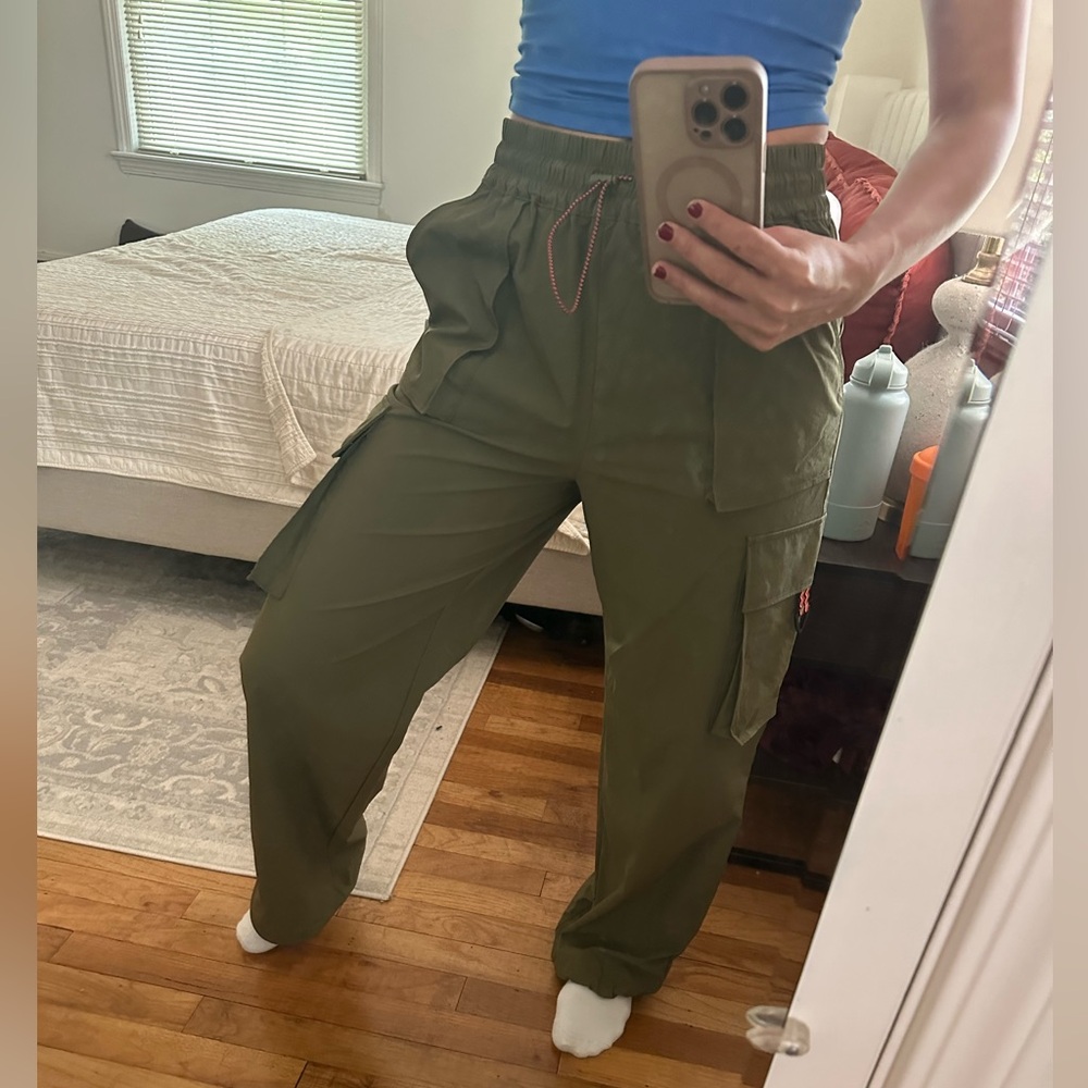 Fabletics Green Cargo Pants Utility Style - Picture 9 of 9